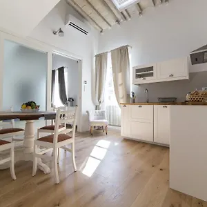 Apartment Station Lovely