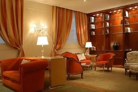 Hotel De La Ville Флоренция
