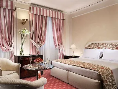 ****  Hotel De La Ville Florencie Itálie